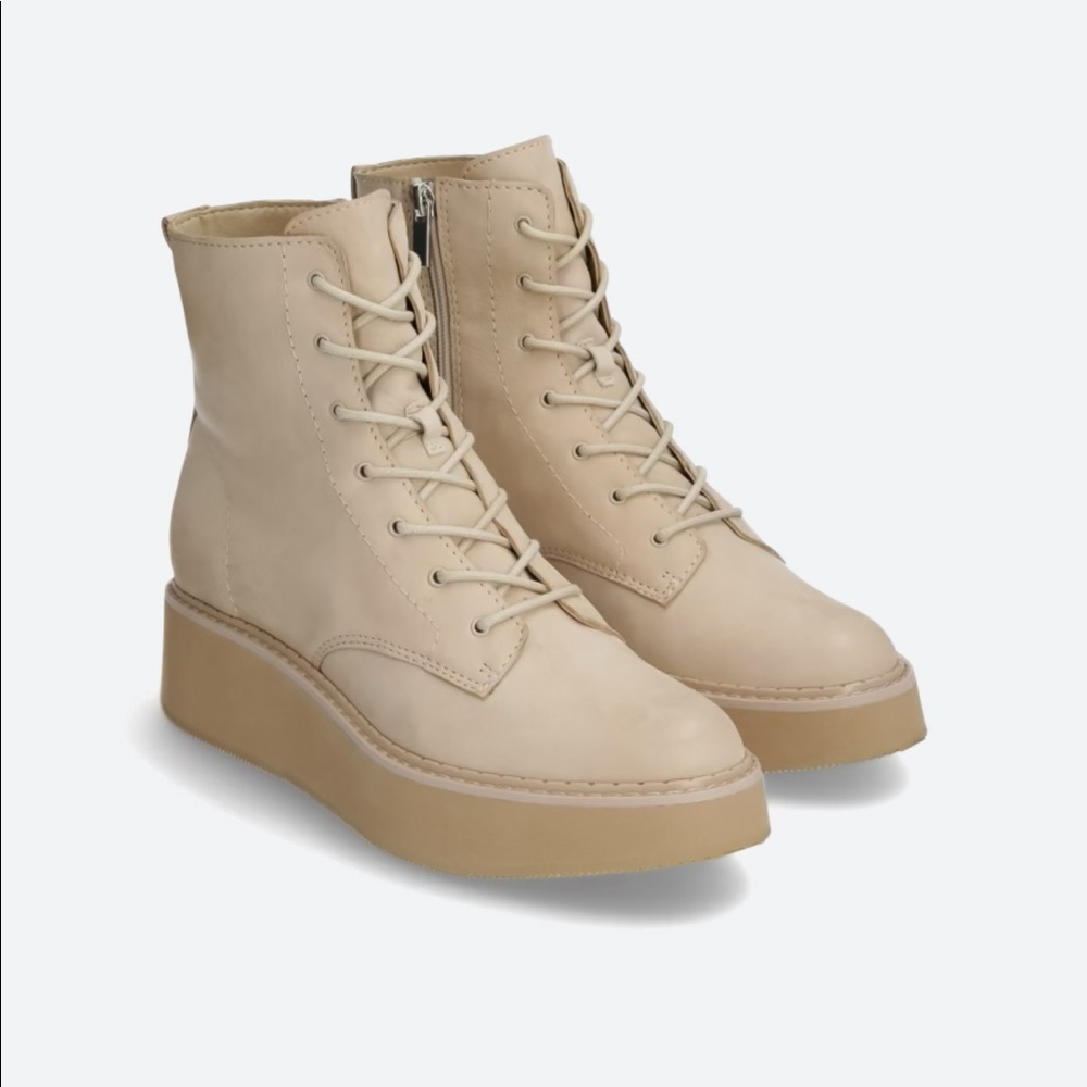 Dolce vita adyson bootie size 8.5 off-white